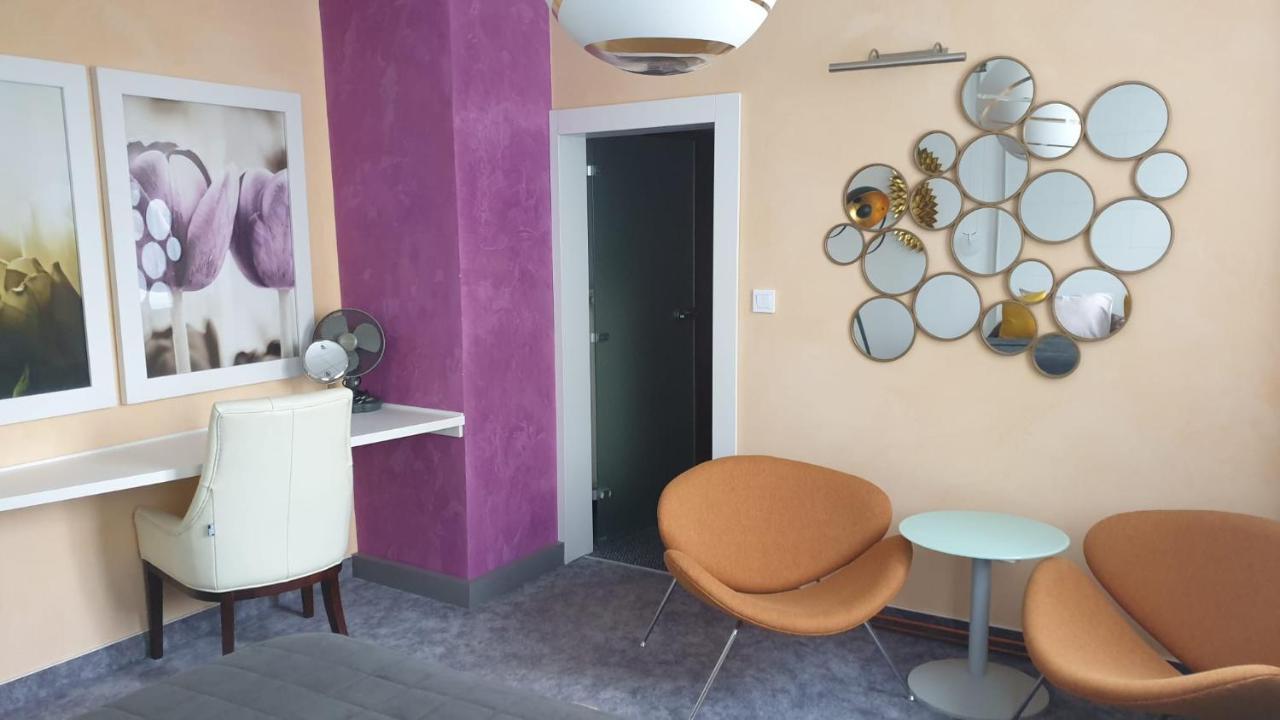 Kvetinovy Apartman A3B V Chomutove ภายนอก รูปภาพ
